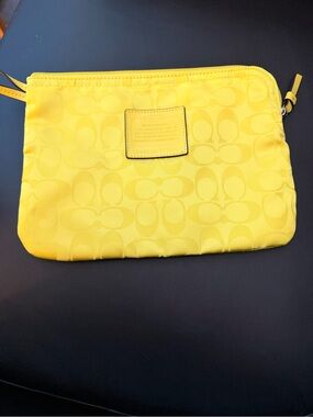 Coach F77560 Neon Signature Nylon Getaway Pouch